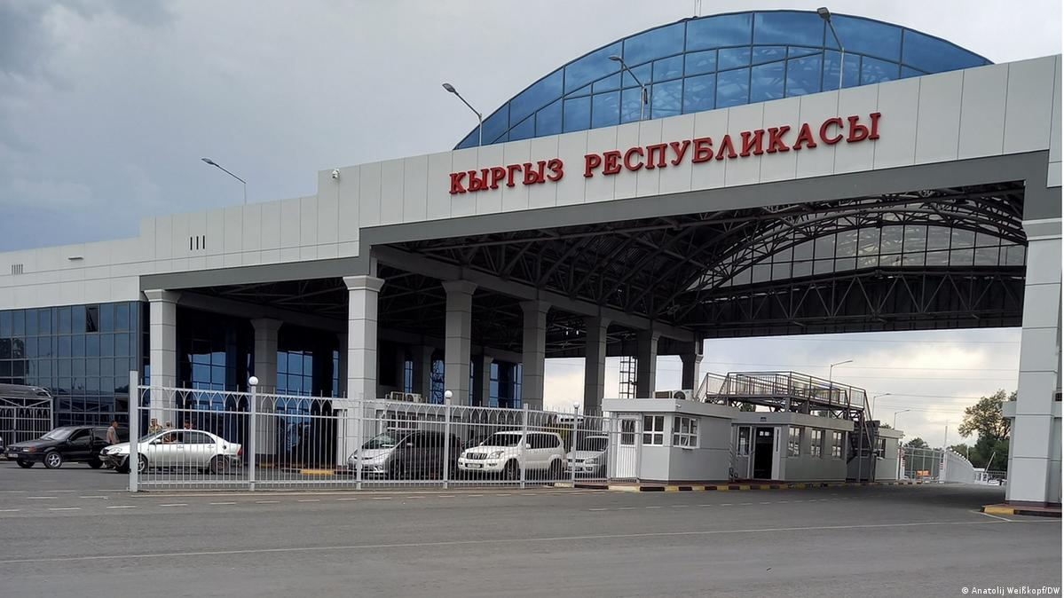 Жапаров подписал закон о продлении обязательств КР в рамках ЕАЭС по обустройству всех пунктов пропуска