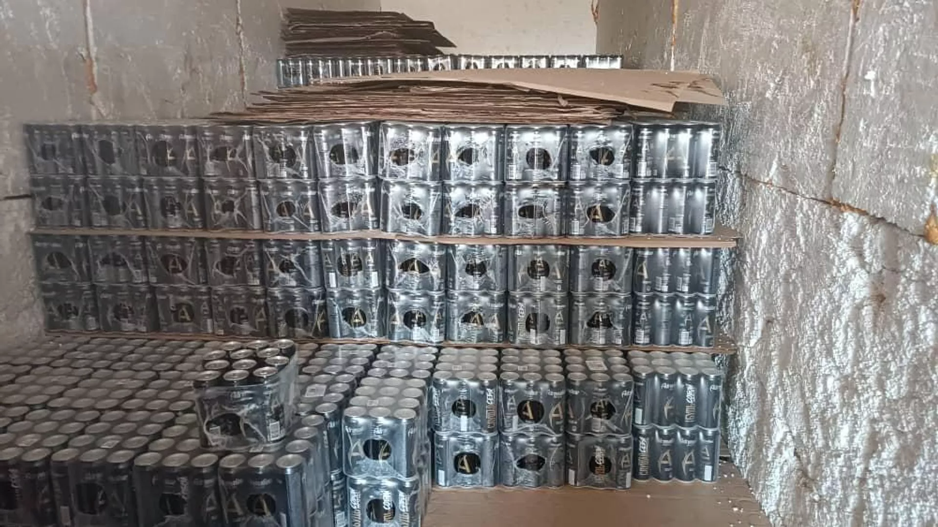 На границе с Таджикистаном нашли контрабандные лекарства и продукты