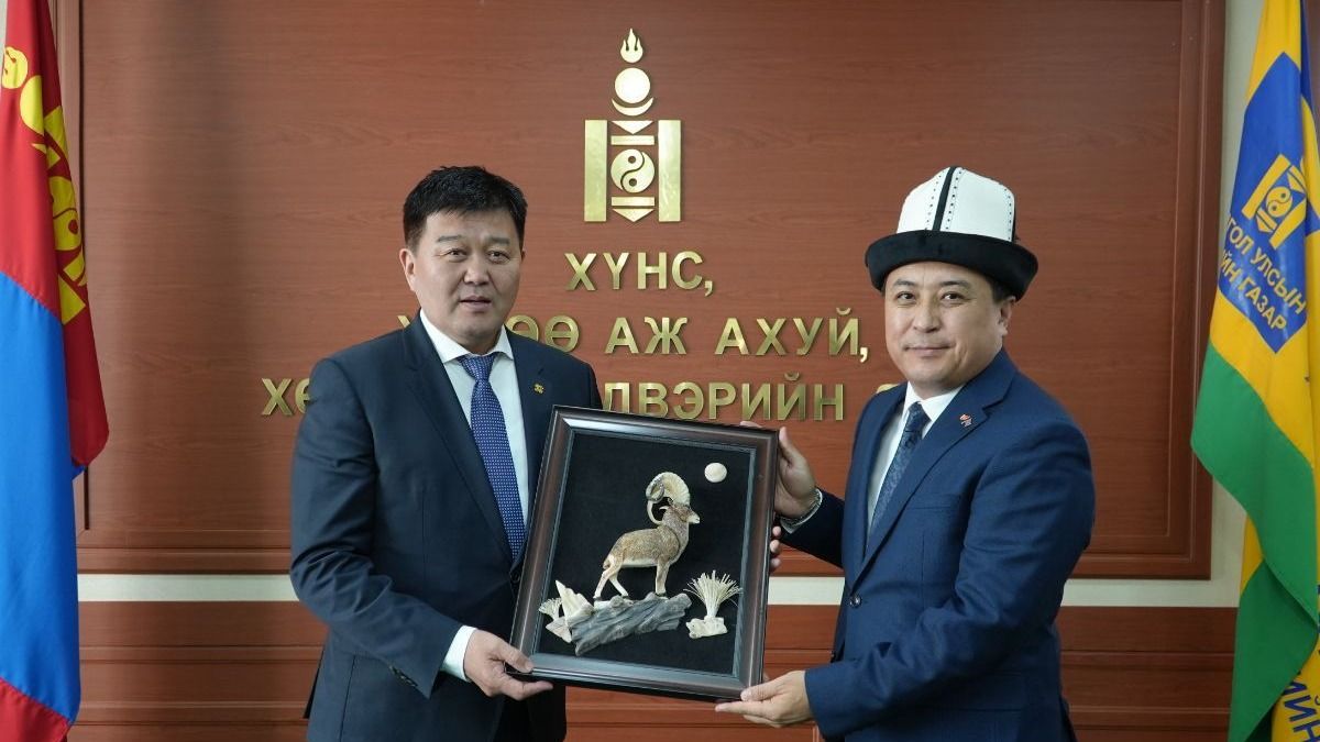 Монголия подарит 100 яков Кыргызстану