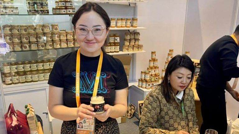 Кыргызские лакомства пришлись по вкусу посетителям выставки в Шанхае