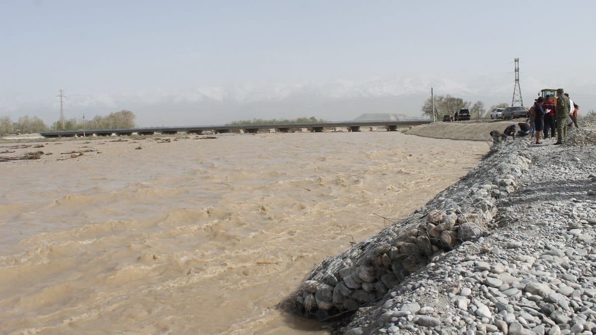 На укрепление берегов в текущем году выделено 178 млн сомов