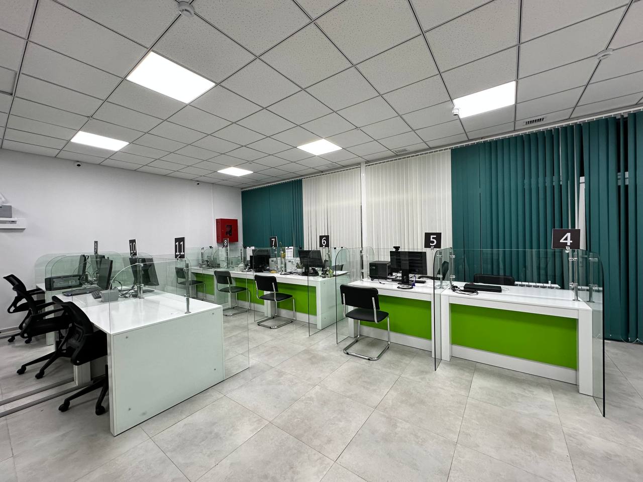 В Чолпон-Ате открыли ЦОН нового формата — в день он способен обслужить до 500 человек (фото)