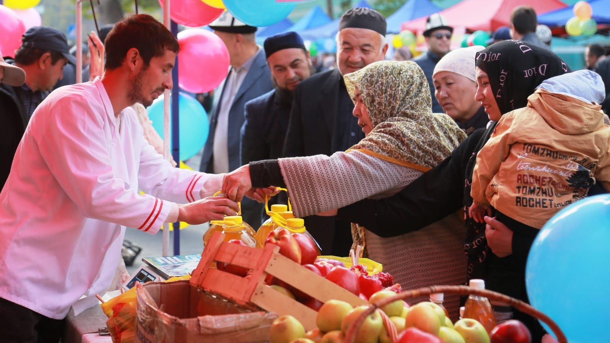 Некоторые рынки Кыргызстана снизили арендную плату для торговцев