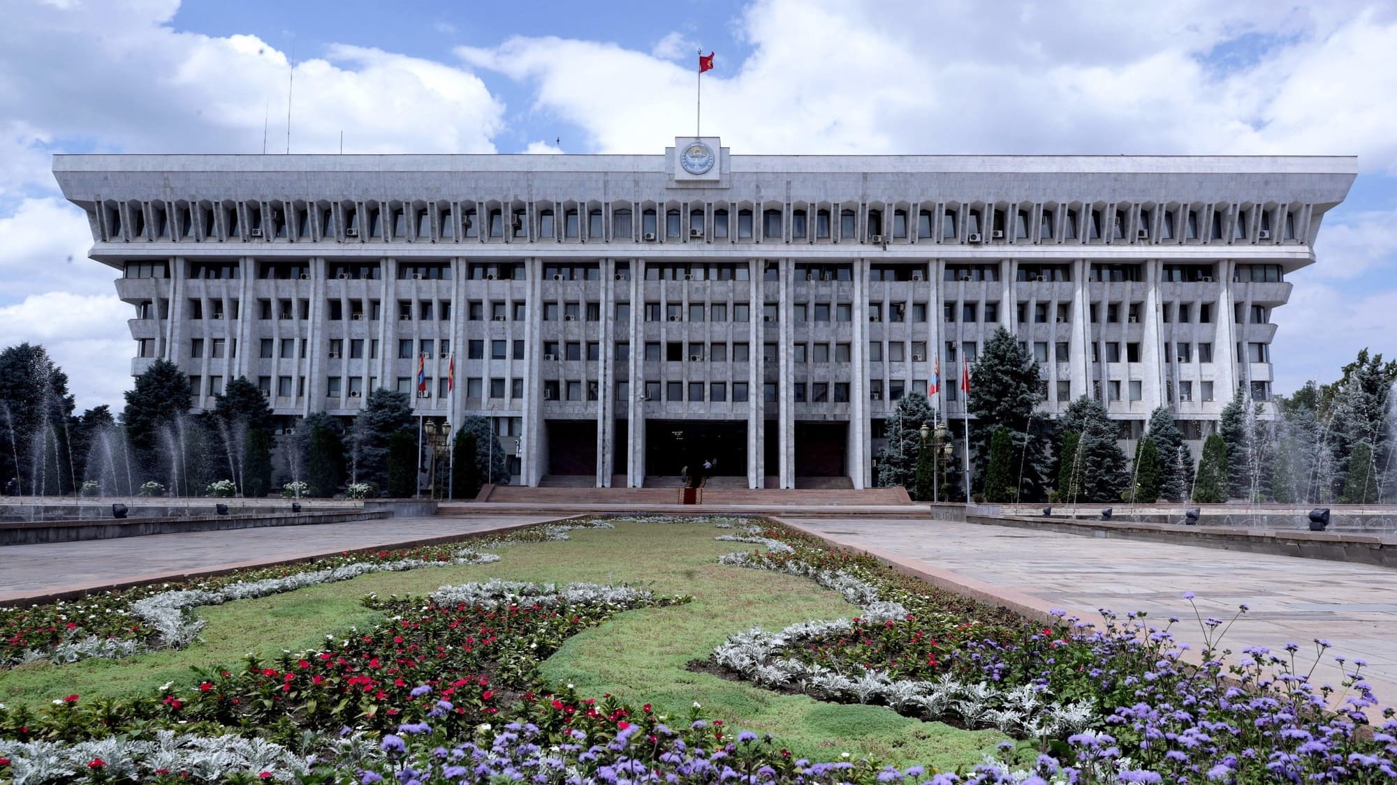 Иностранные доноры оцифруют Жогорку Кенеш за $8.4 млн