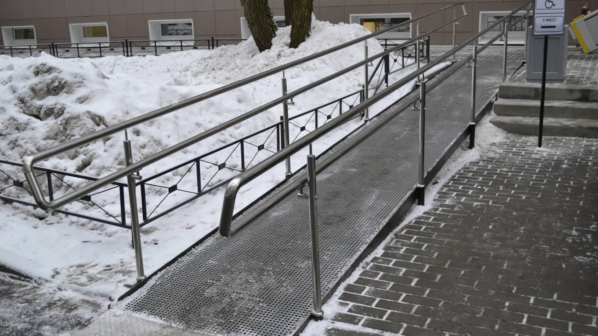 В Бишкеке установят пандусы и звуковое оповещение в общественном транспорте для лиц с инвалидностью