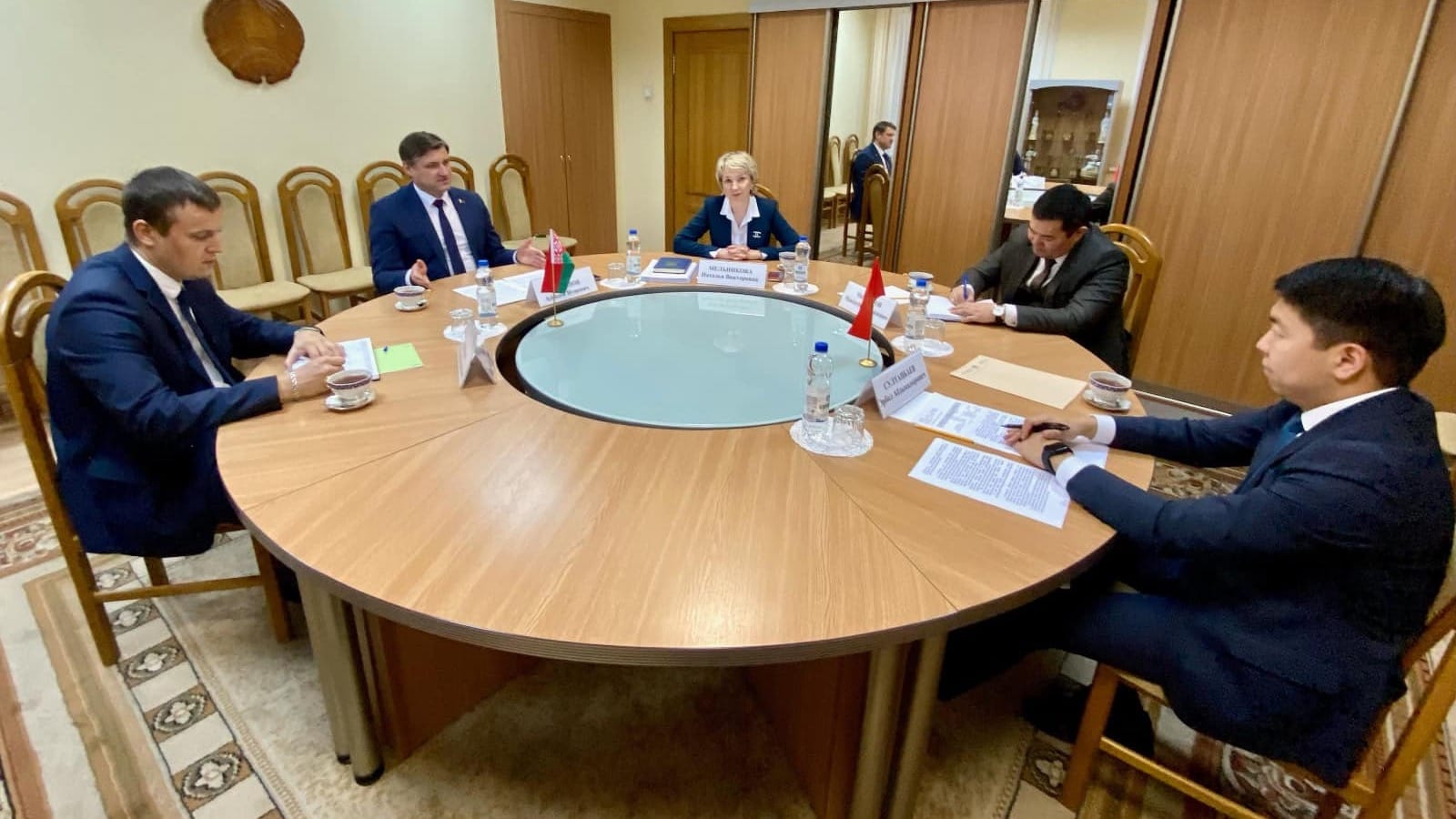 Кыргызстан предложил Беларуси поставлять алкоголь, овощи и текстиль