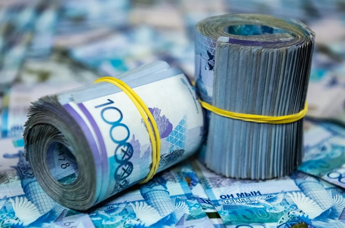 Госслужащий из Казахстана проиграл на ставках 500 млн тенге и сбежал в Кыргызстан