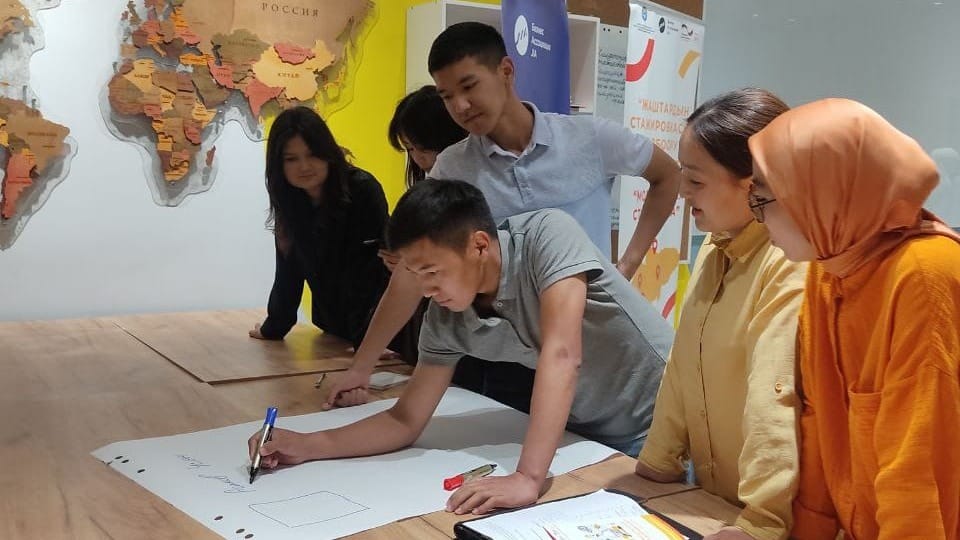 Молодые кыргызстанцы получили новые навыки и возможности трудоустройства