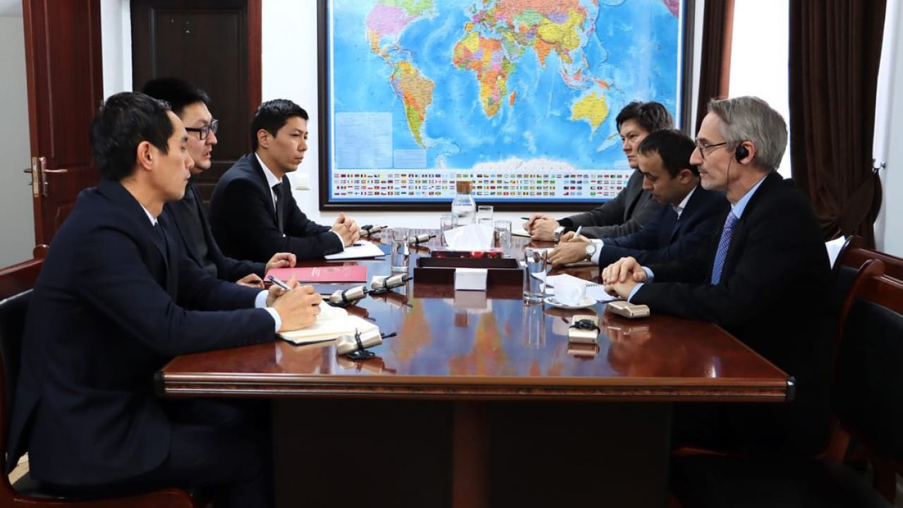 Кыргызстан предложил Всемирному банку привлекать инвесторов к строительству малых ГЭС