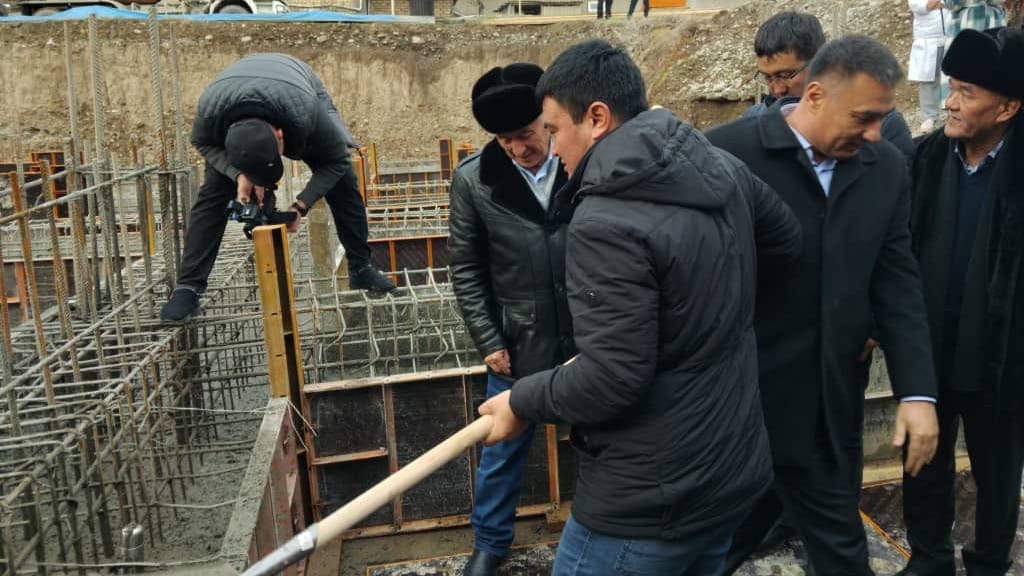 В Джалал-Абаде заложили капсулу под строительство перинатального центра
