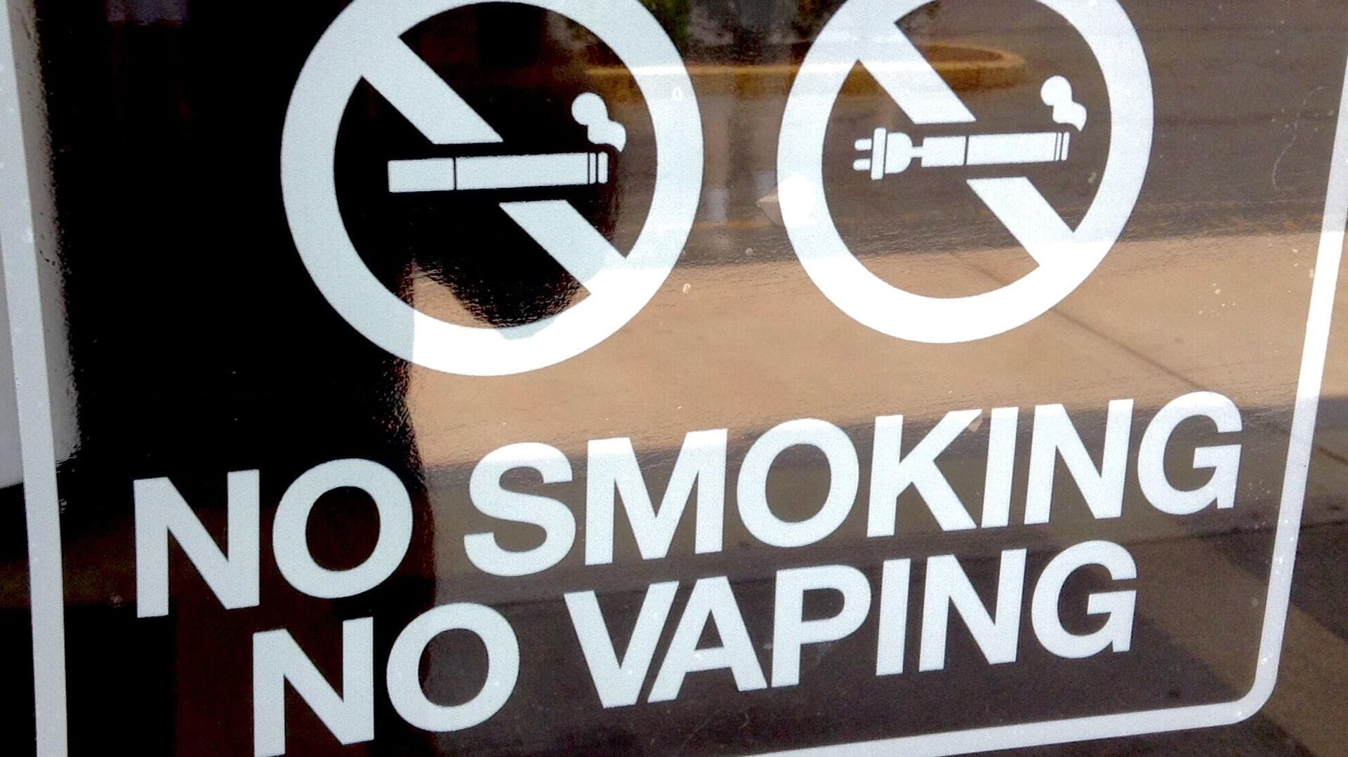 В ЖК задумали запретить электронные сигареты в Кыргызстане