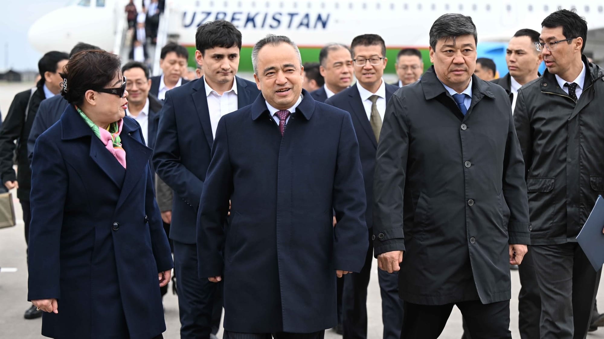 В КР прибыль председатель Народного правительства СУАР Эркин Тунияз