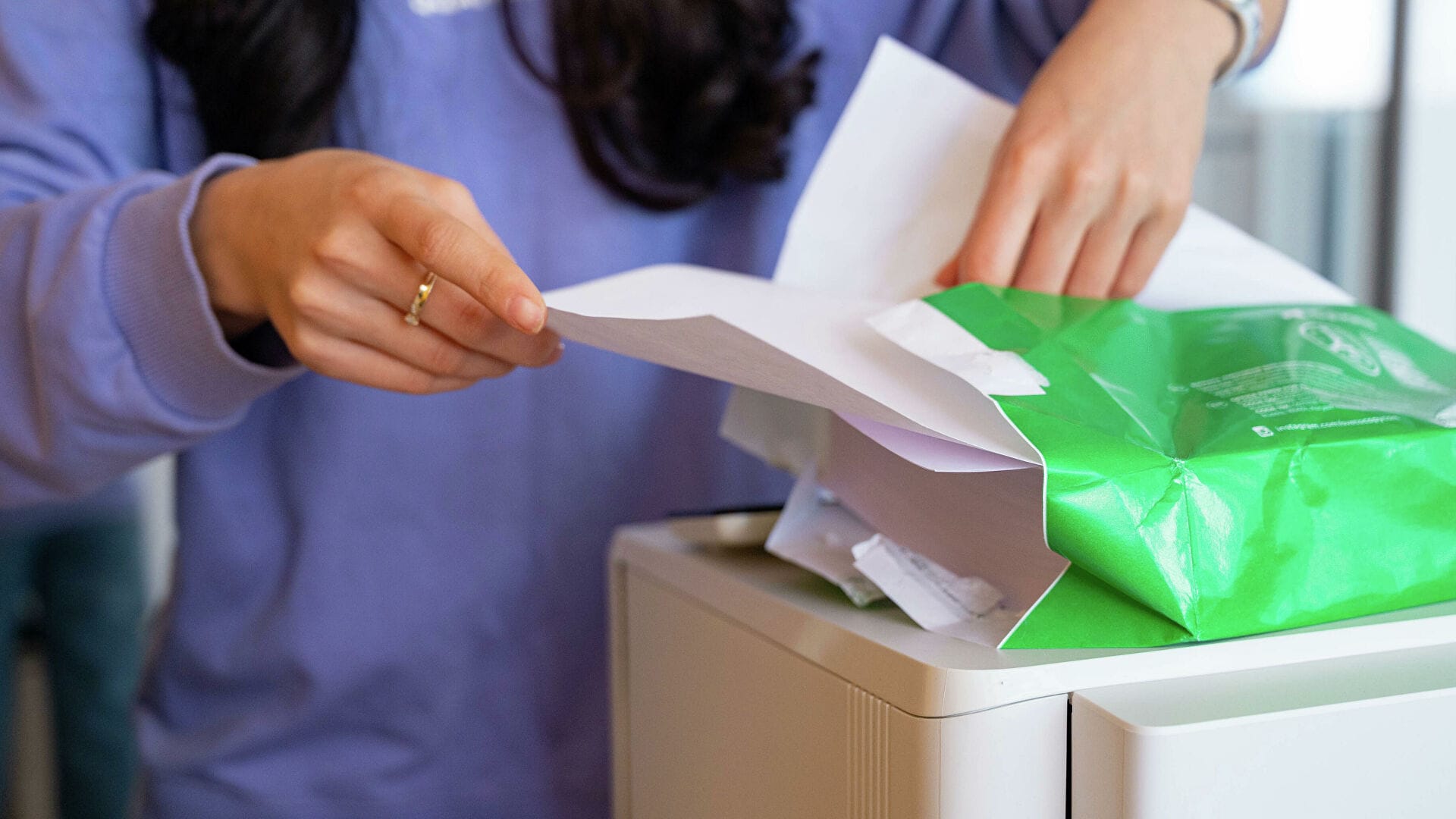 Правительство купит бумагу почти на 80 млн сомов