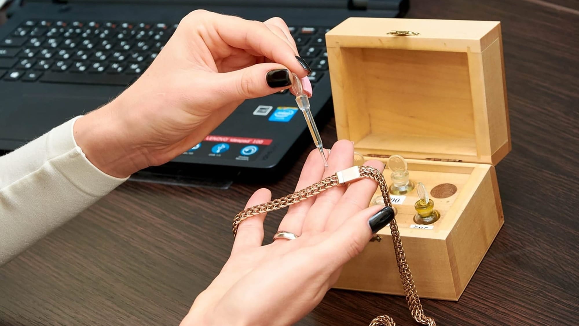 Жогорку Кенеш одобрил закон об ограничении ставок в ломбардах во втором чтении