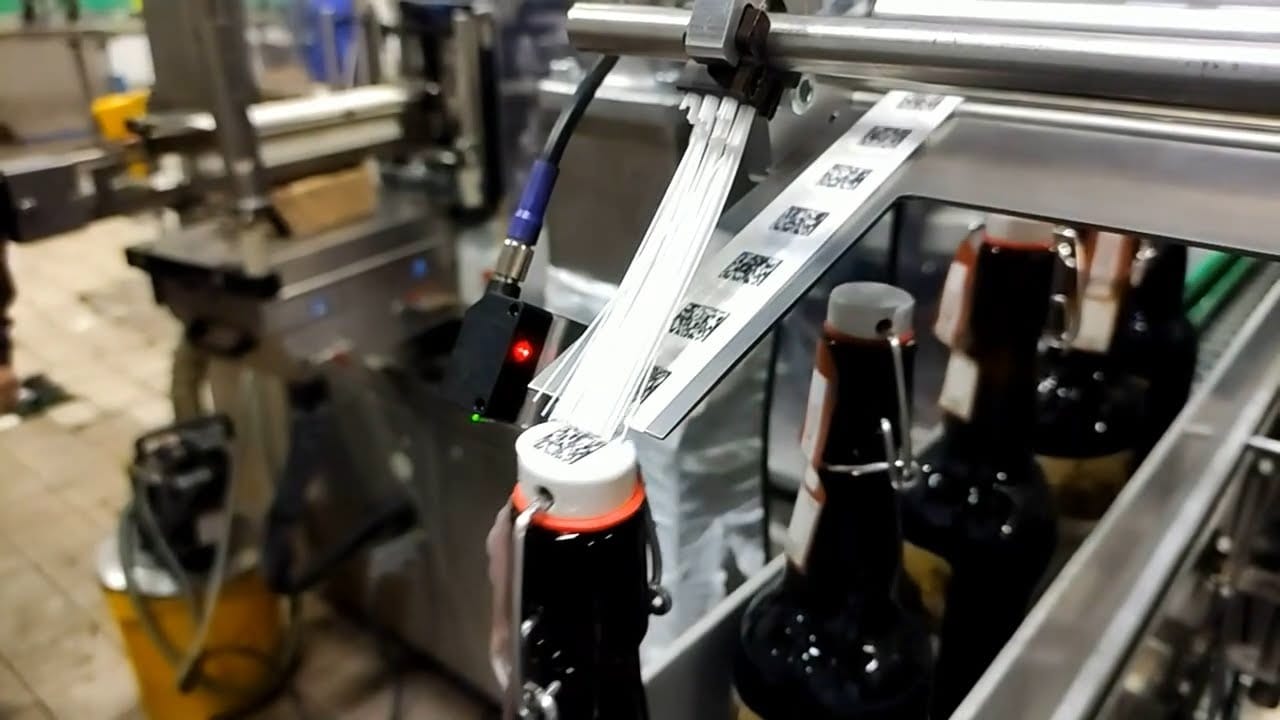 Кабмин продил пилотный проект по маркировке пива и табака