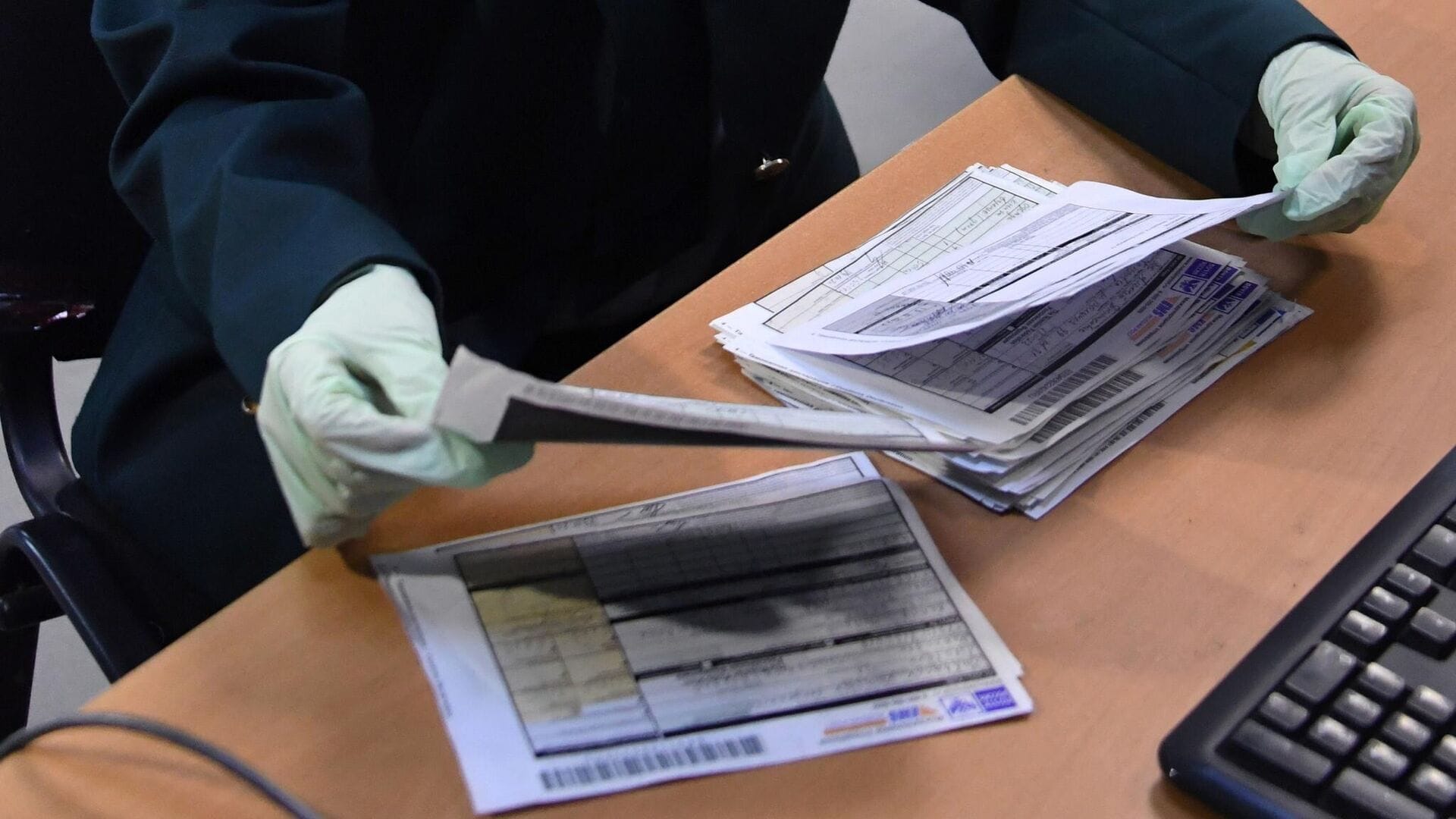 Почему ЭТТН обязательна для торговцев в Кыргызстане, рассказали в Налоговой службе