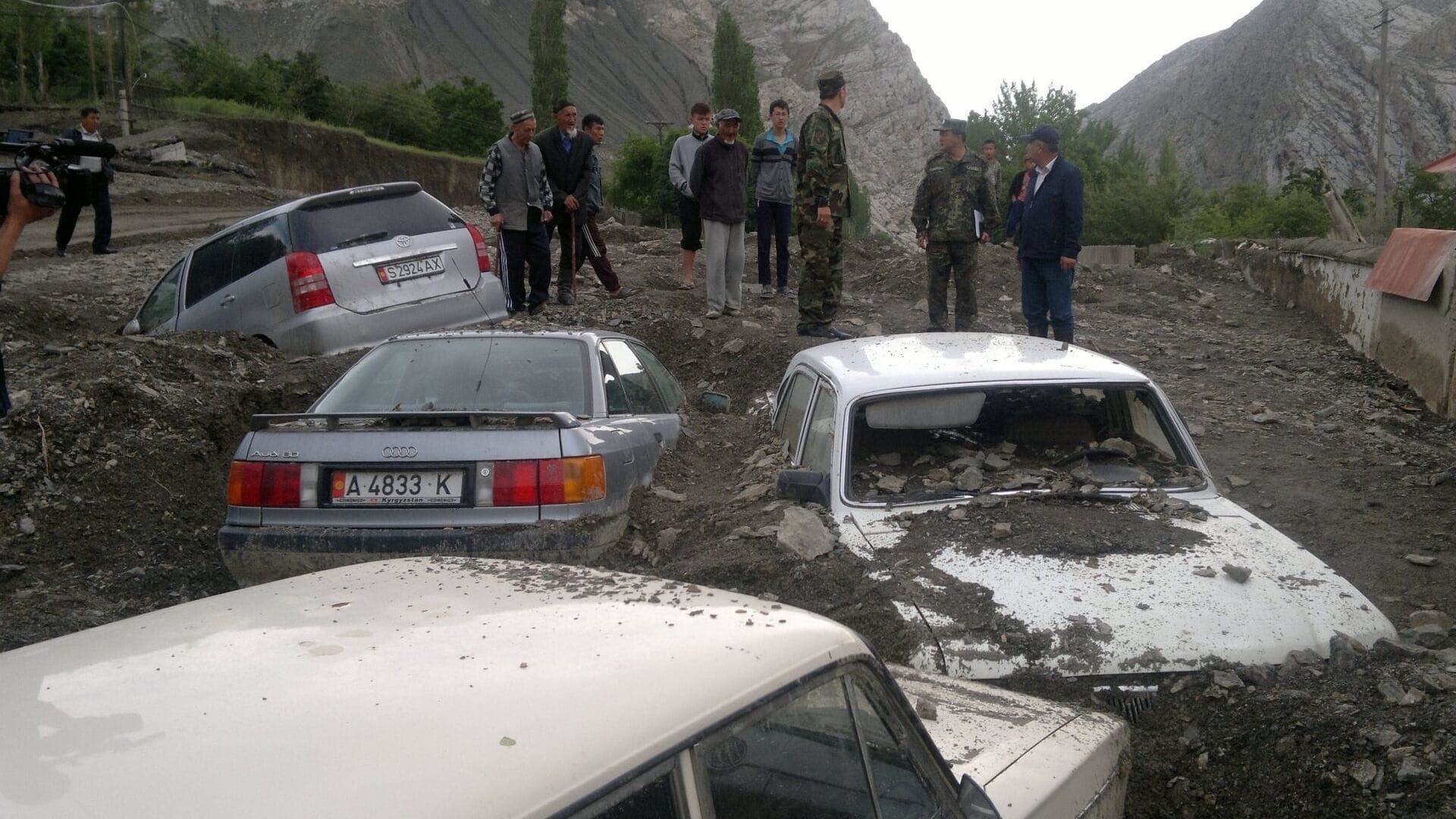 В Кыргызстане введут единовременные выплаты для пострадавших от ЧС
