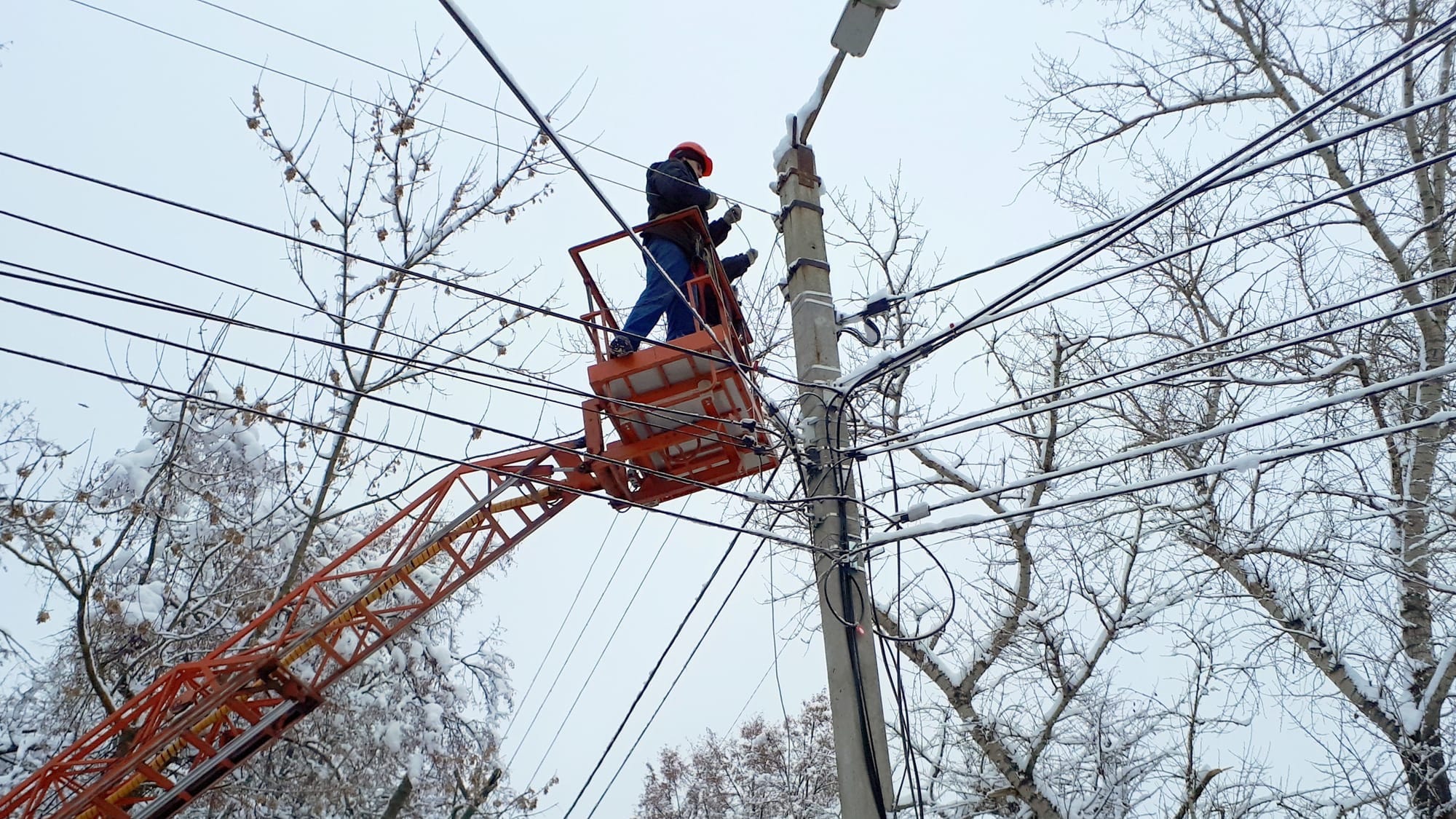 Зимой кыргызстанцев опять ждут отключения электроэнергии – но не веерные, а регулировочные