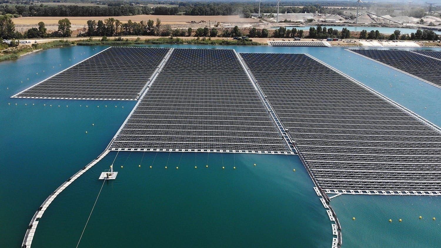 На Токтогулке хотят построить плавающие солнечные станции