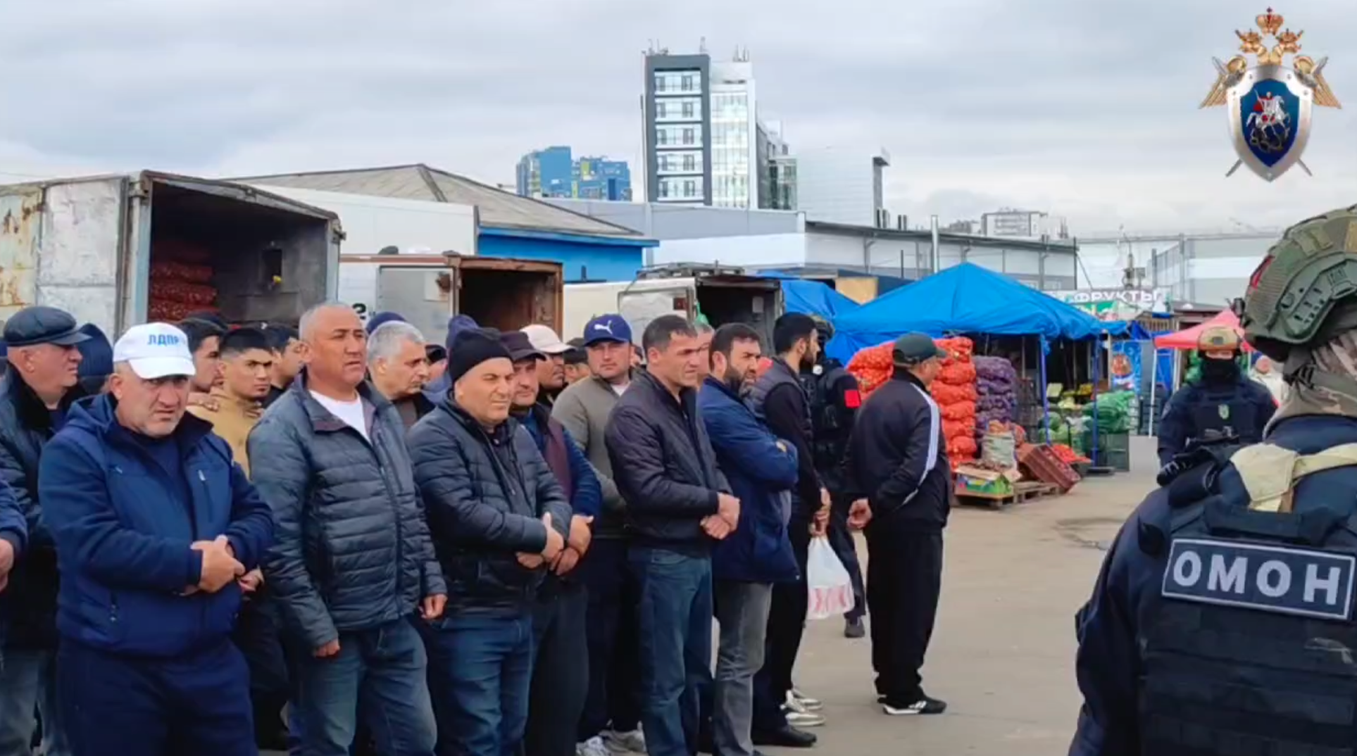 В российском Красноярске на рынках задержали 520 мигрантов, включая граждан Кыргызстана