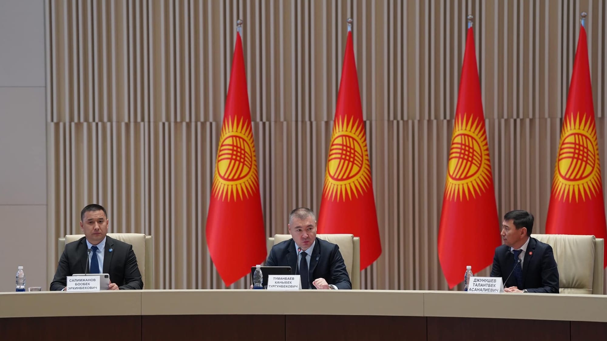 С начала года под контроль управделами президента КР перешли пять учреждений