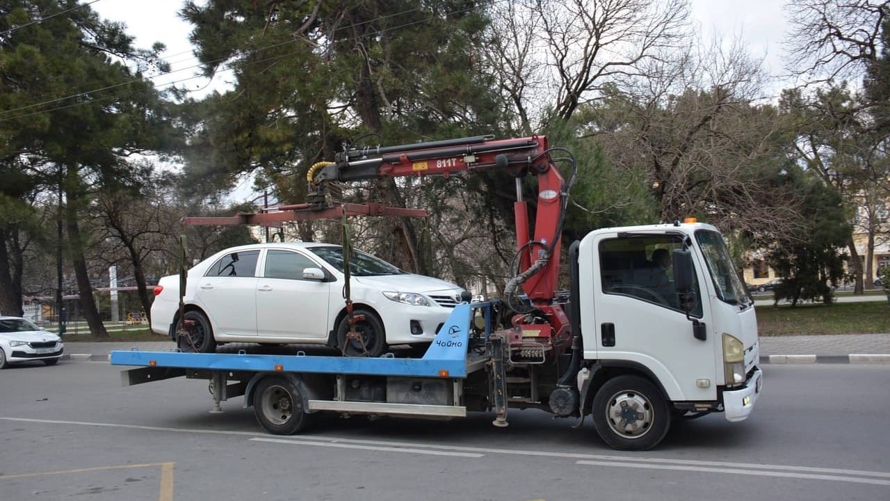 Мэрия Бишкека планирует привлечь муниципальные предприятия к эвакуации автомобилей