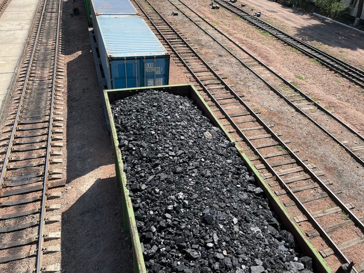 Кыргызстан ввел временный запрет на экспорт угля