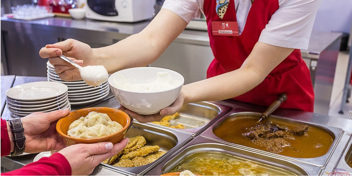 Сколько тратят кыргызстанцы на еду вне дома? Данные 2ГИС за 2024 год