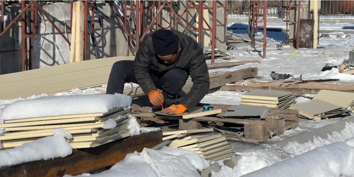 В столичном жилмассиве Чон-Арык строят новый центр семейной медицины