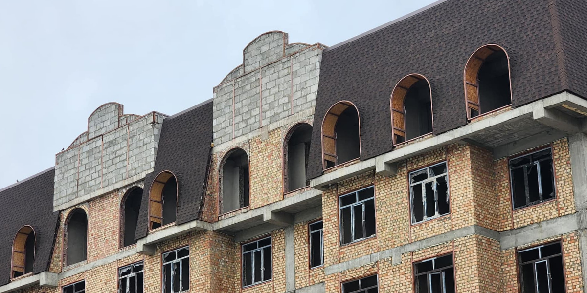 Стройкомпании получили штрафы от Госстроя почти на 11 млн сомов