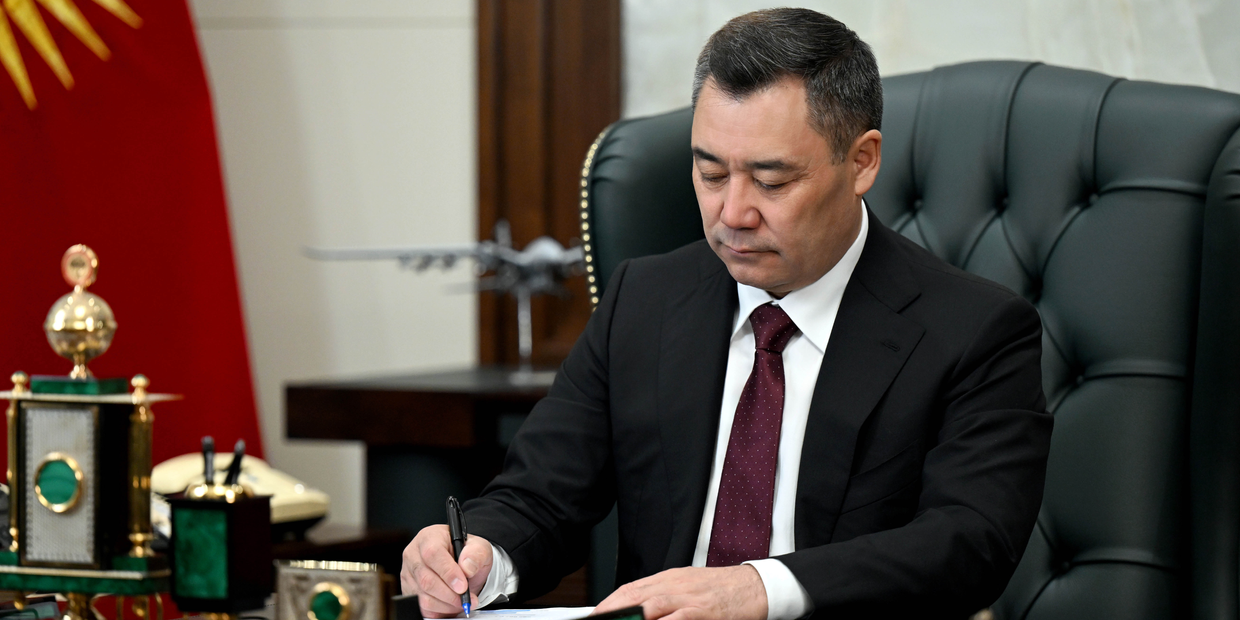 Президент Кыргызстана подписал закон о расширении полномочий судов по пересмотру дел