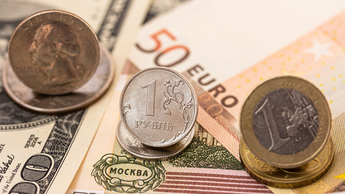 Евро и рубль укрепились к сому — курс НБ КР на 24 декабря