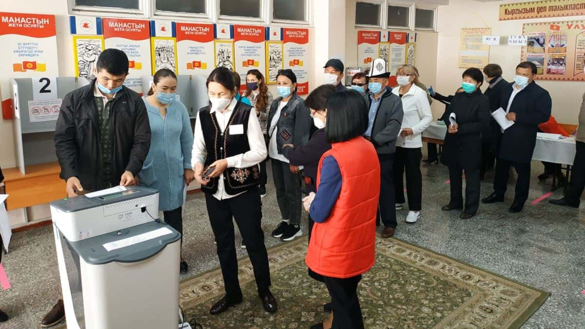 Женщины заняли почти 40% мест в кенешах по всему Кыргызстану