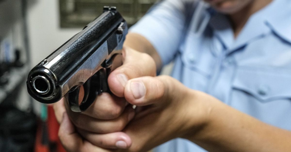 Казахстанский полицейский устроил стрельбу при задержании по делу о контрабанде топлива в Кыргызстан