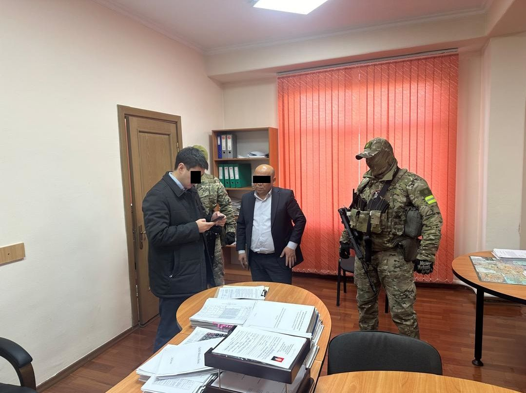 В ГКНБ рассказали, за что задержали налоговиков – ущерб от их бездействия составил 3.2 млрд сомов