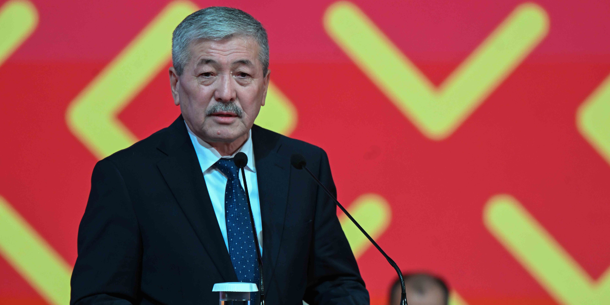 Строительство новых железных дорог повысит среднюю зарплату в регионах на 20% – глава кабмина