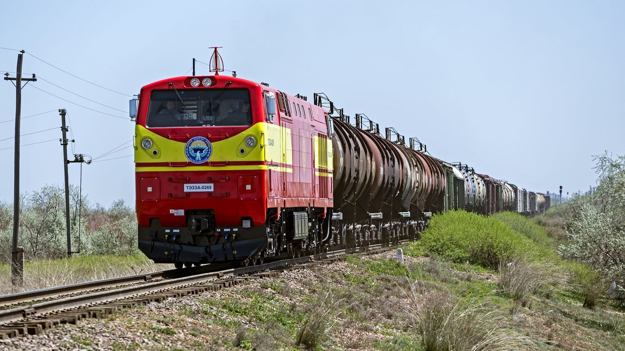 Кыргызские железнодорожники перевезли более 7.2 млн тонн грузов с начала года