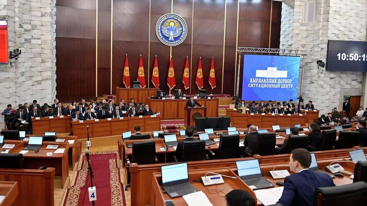 Депутаты ЖК предлагают закрепить права экс-спикеров в законе – какие именно?