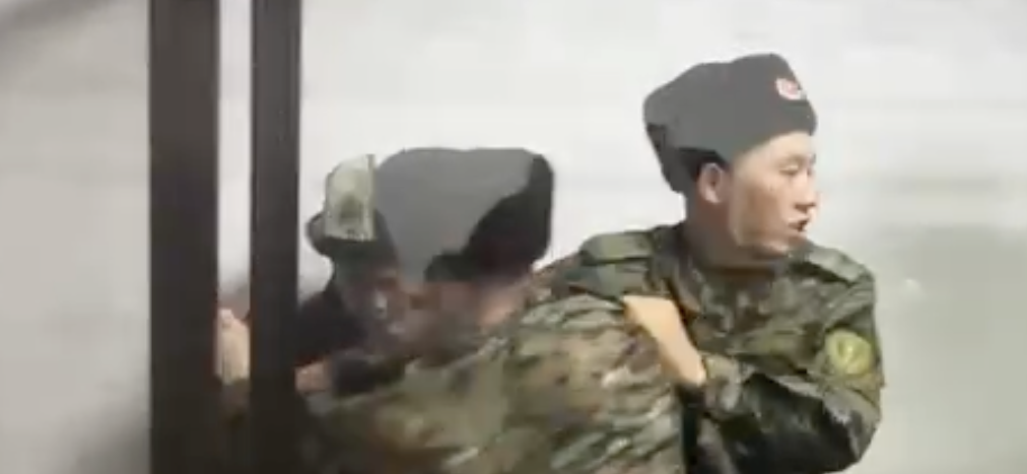 Бизнесмен Имамидин Ташов попытался порезать себе горло в зале суда – видео