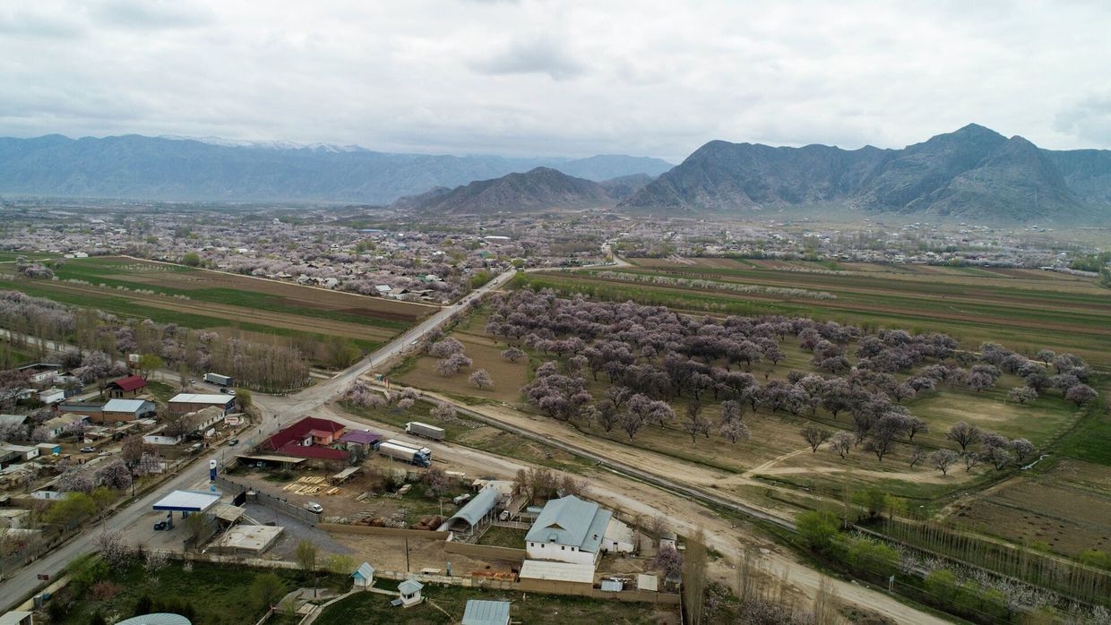 Жогорку Кенеш одобрил переименование сел в третьем чтении – также в КР появится Пик ООН