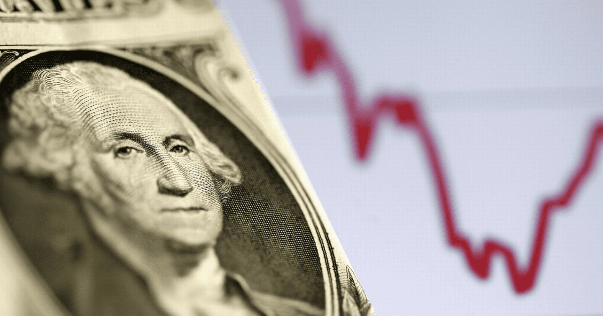 Доллар просел на 0.6 сома, евро – на 0.5 сома — курс валют на Моссовете и в банках