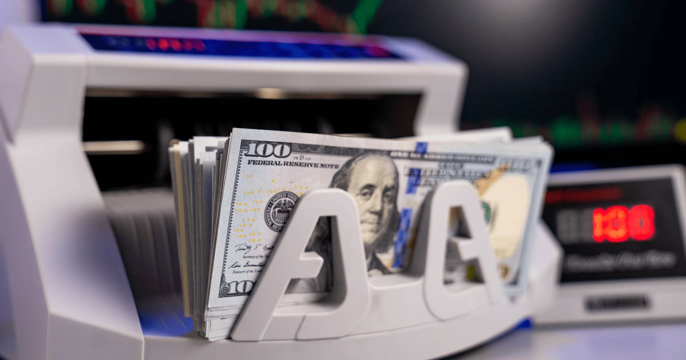 Доллар укрепился, евро подешевел почти на 1 сом — курс валют на Моссовете и в банках 20 марта