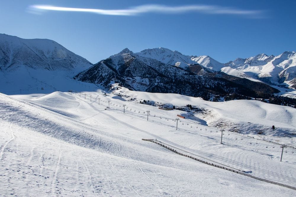 «Тоо-Ашуу» открыта, «ЗИЛ» и «Чункурчак» ждут снега — итоги мониторинга горнолыжных баз