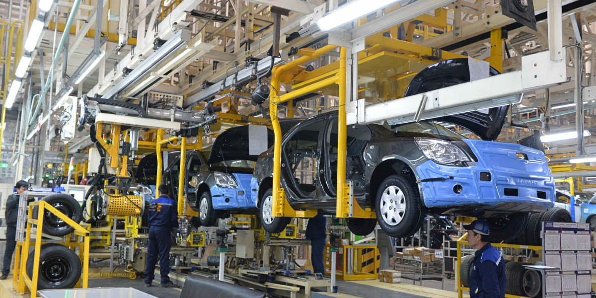 В КР хотят упростить закуп техники и машин через лизинг для развития местного автопрома