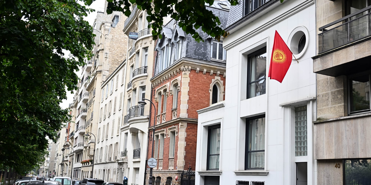 Кыргызстан купил новые офисы для посольств в Париже и Будапеште, а также квартиры в Берлине