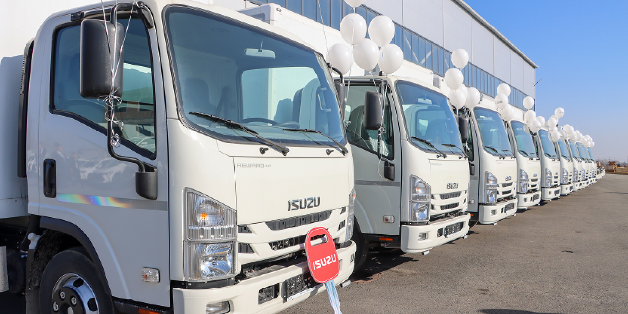 Компания «Шоро» получила 20 грузовиков Isuzu с завода «Тулпар Моторс»