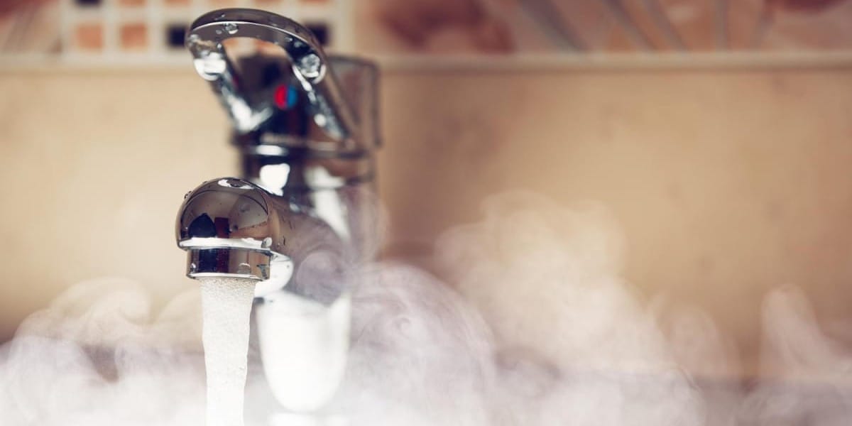 В жилом городке Совмина на пять дней отключат горячую воду