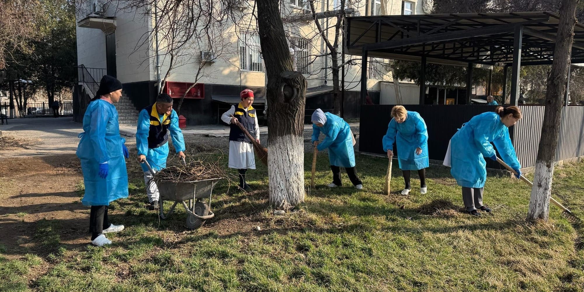В Оше собрали 1 тысячу тонн мусора по итогам общегородского субботника