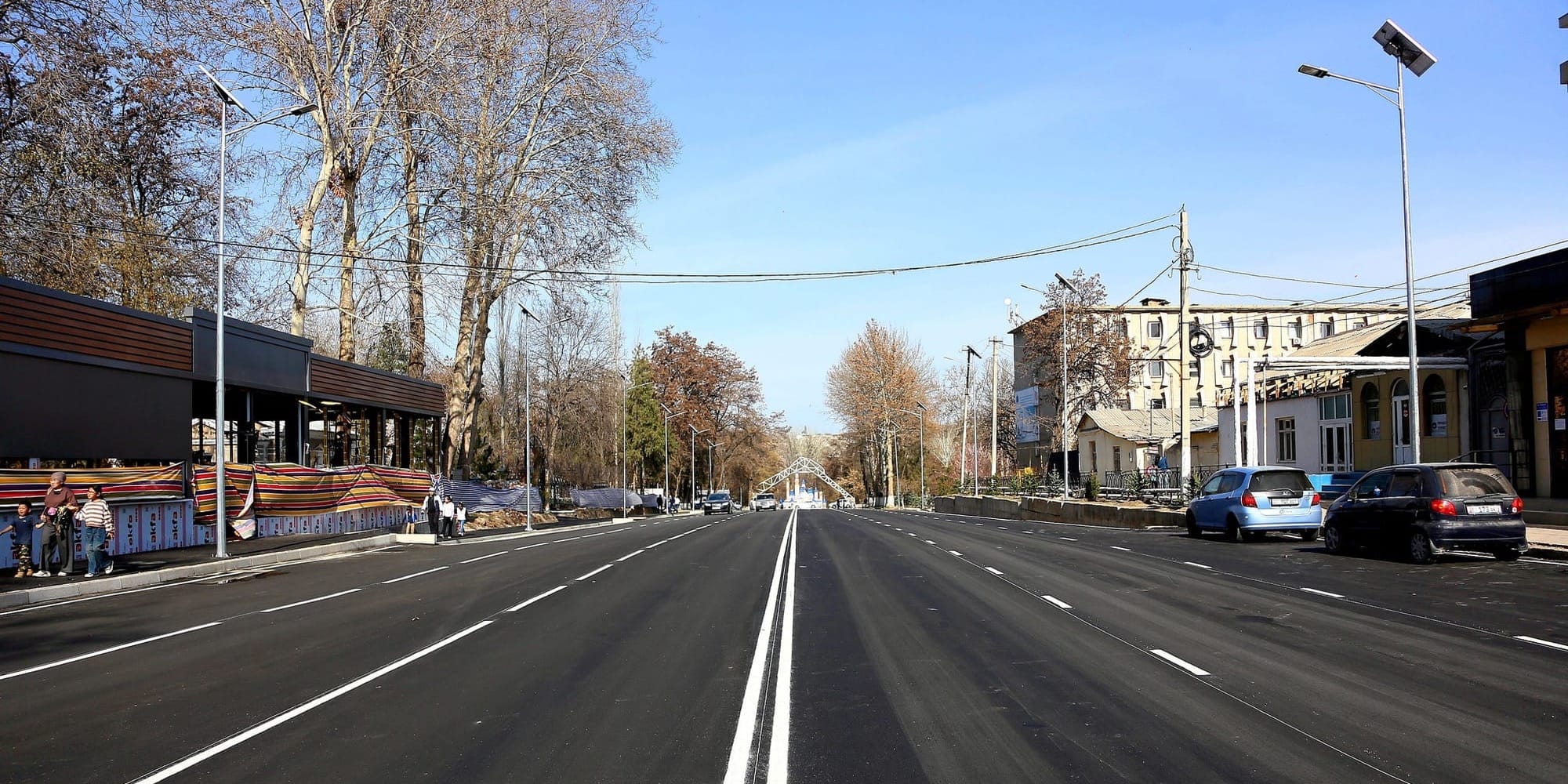 В Оше открыли улицу с системой освещения на солнечных батареях