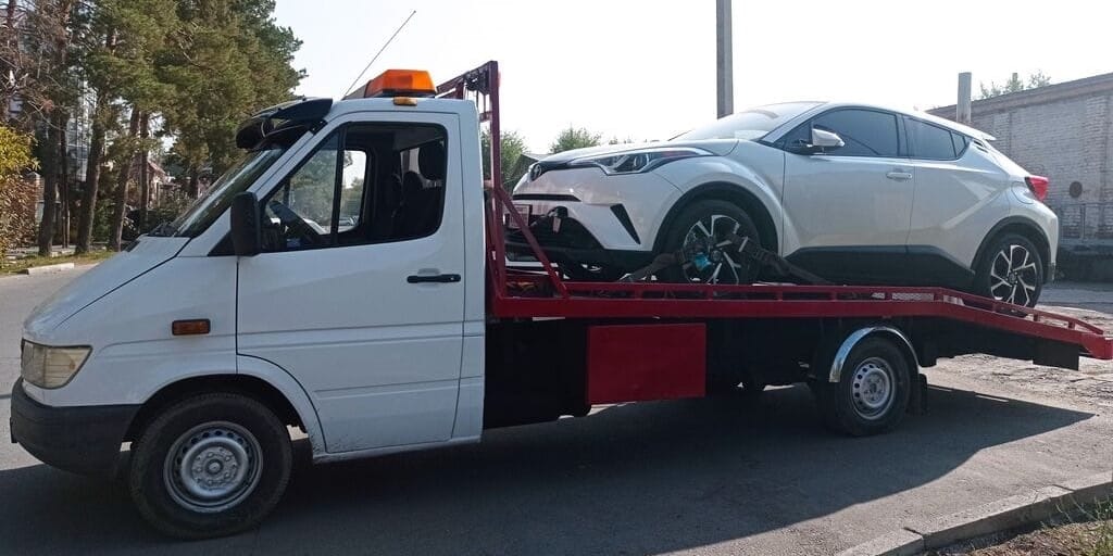 Это чистый бизнес, который надо уничтожить – Бекешев о работе эвакуаторов в Бишкеке